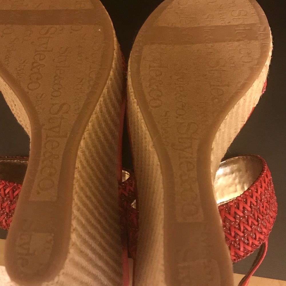 Style & Co Wedge/platform, 4 1/2 inch heel. - Picture 4 of 5